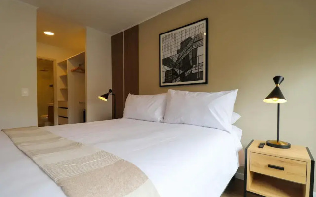 w Prestigious 2BR w Balcony Near Larcomar