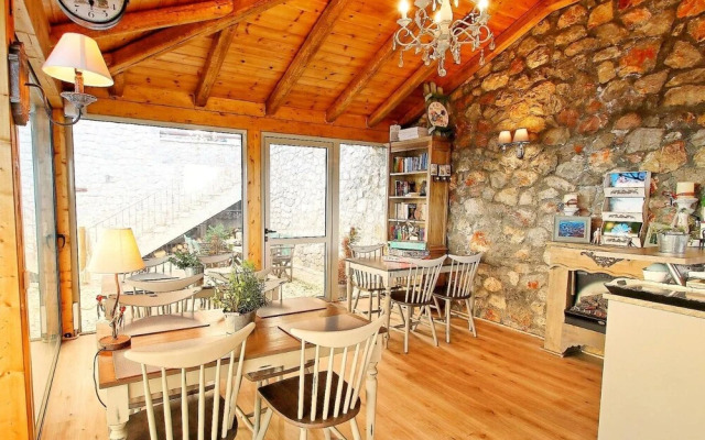 Almond House Suites Arachova - Adults Only