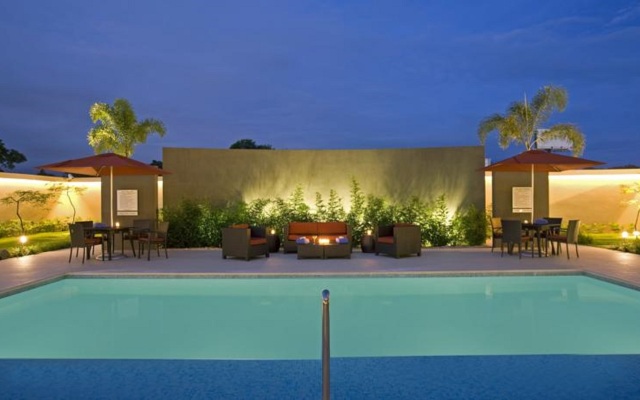 Courtyard by Marriott Panama Metromall