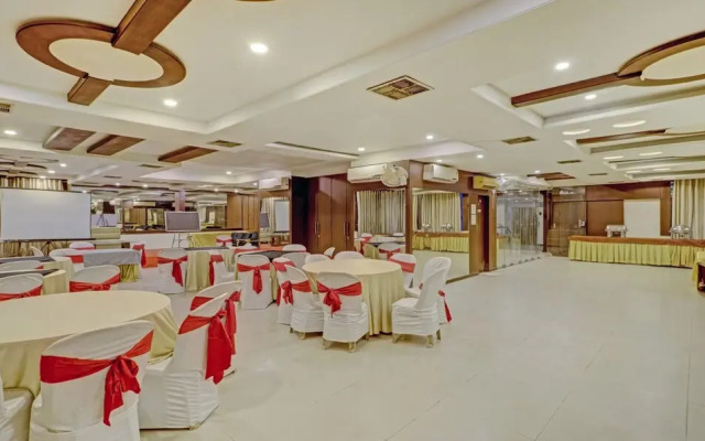 Loharkar Family Hotel L A Rooms