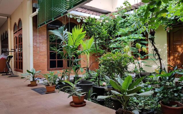 OYO 90095 Indah Homestay