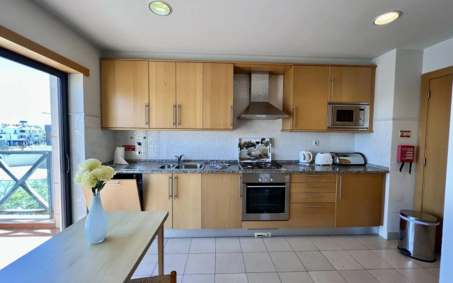 Albufeira Modern 2 by Homing
