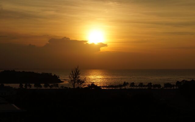 Greens Hotel & Suites