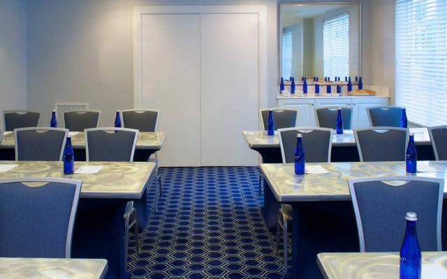Blue Moon Hotel, Autograph Collection