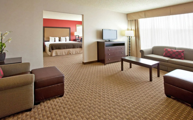 Holiday Inn Express & Suites Phoenix Midtown by IHG