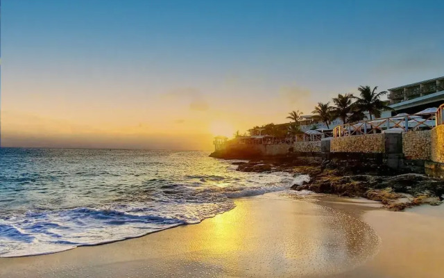 Royal Islander Resort La Plage