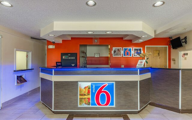 Motel 6 Charlotte, NC - University