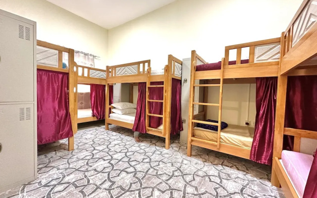 Hello Hostel