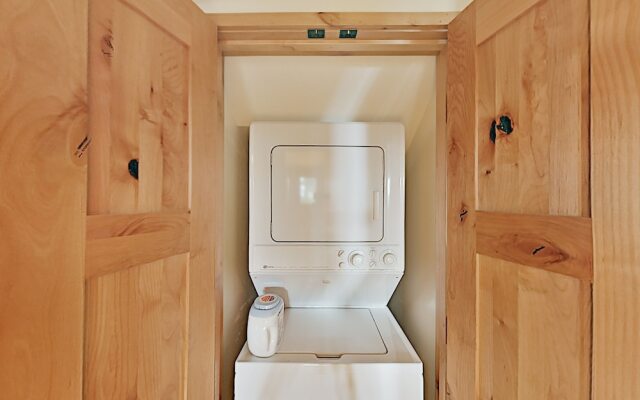 400fairg 3 Bedroom Condo