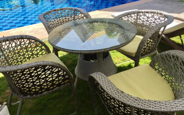 The Executive Villa Inn & Suites