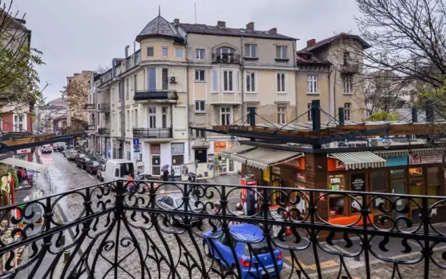 Champs-Élysées Sofia | 2-BDR, 2-BTHR Tsar Simeon Suite