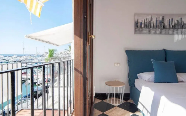 InstaStay Front line Harbor Apartment