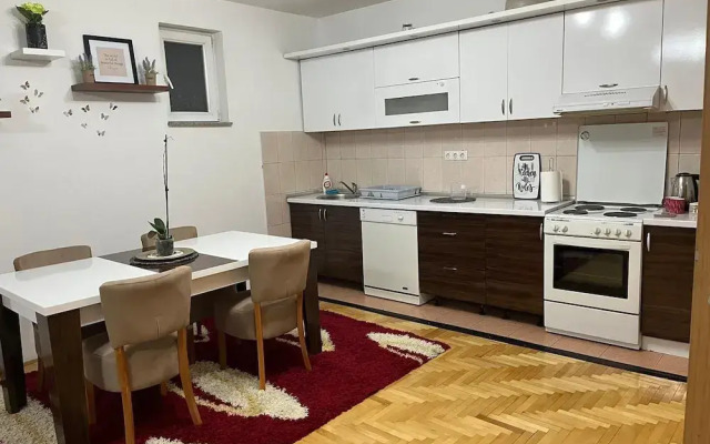Charming 2-bed Apartment in Sarajevo