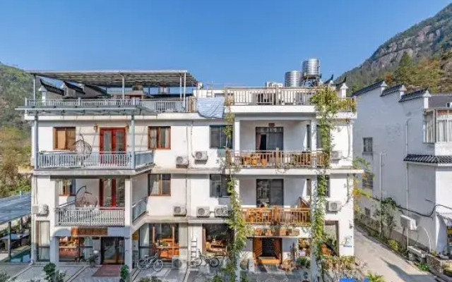 Xianju County, this evening, Hexi Inn