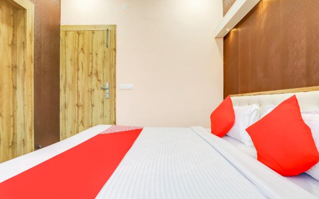 OYO 77970 Hotel Sangam