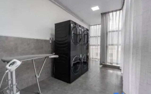Yibin moon Peninsula Light Hotel(University City & Exhibition Center)