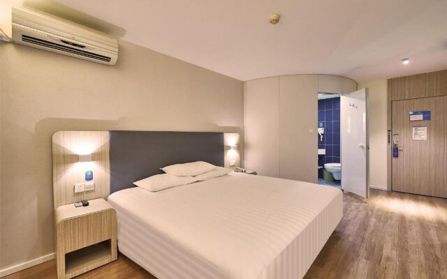 Hanting Express Chongqing Rongchang Pedestrain