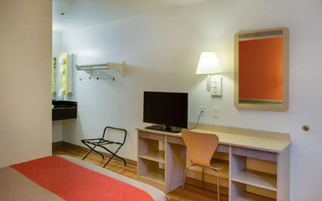 Motel 6 Gulfport, MS – Airport