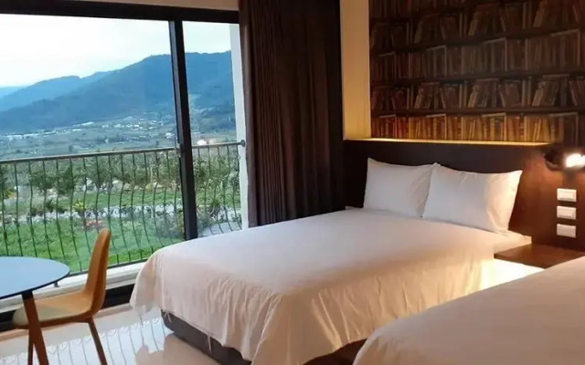 Chulu Manor Hotel