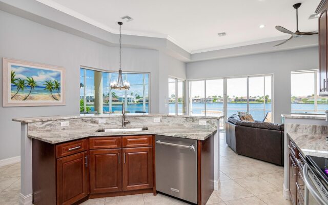 Waterfront Home With Pool, spa and 2nd Floor Balcony