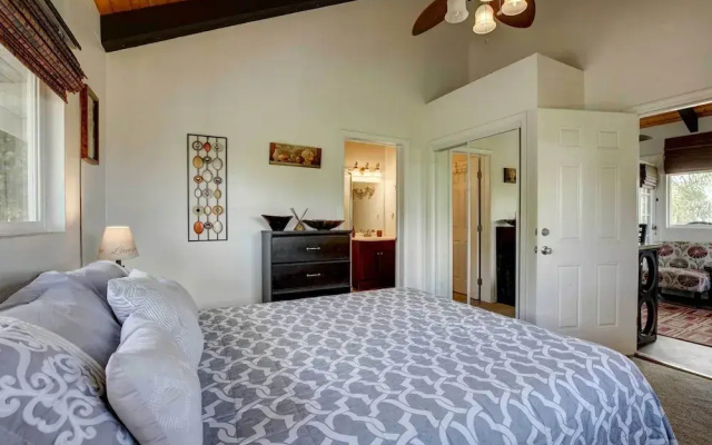 Charming Kailua-kona Apartment Near Hiking & Golf!