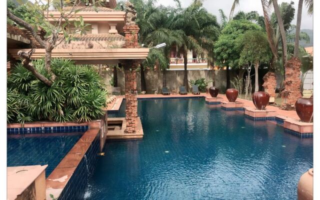 Circle Phuket Resort and Spa