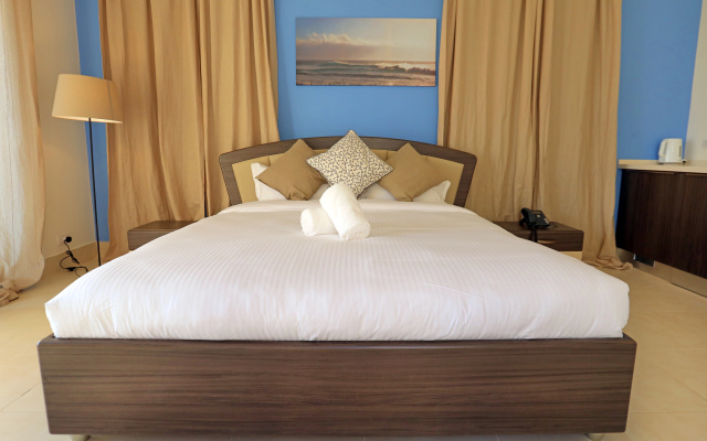 Tala Bay Residence - Families Only