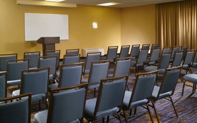 Courtyard by Marriott Nashville Airport