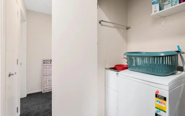 Pisa Oasis - Cromwell Holiday Home