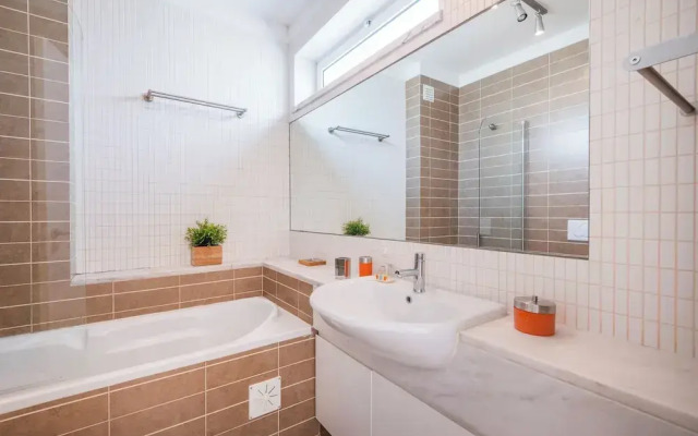 Sunny 5BR Villa at Prainha Club