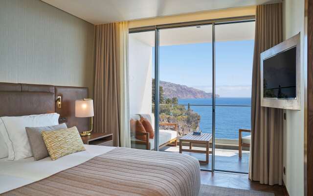 Les Suites at The Cliff Bay