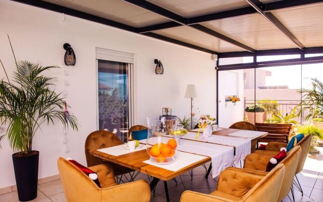 Apartment and Rooms Ana