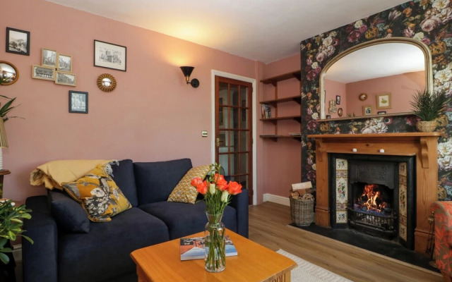 Holly Cottage