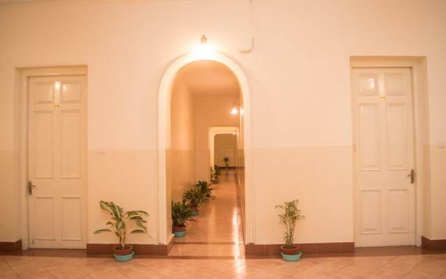 OYO 7222 Chowdhury's Estates