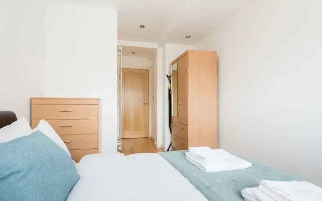 Platinum Apartment next to London Bridge 9995