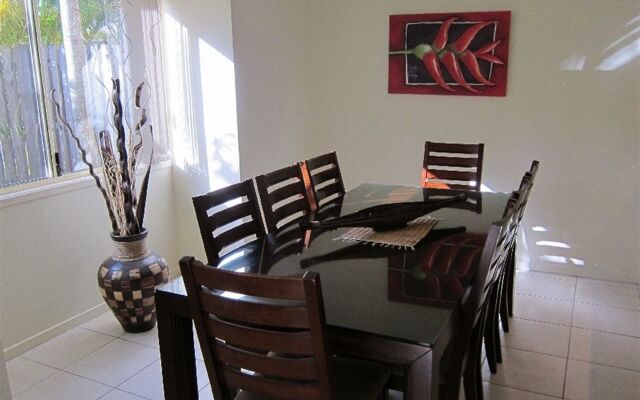 Byron Lakeside Holiday Apartments