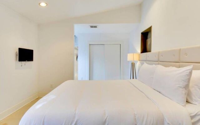 Ultimate Escape w/ Basketball Court by Domio