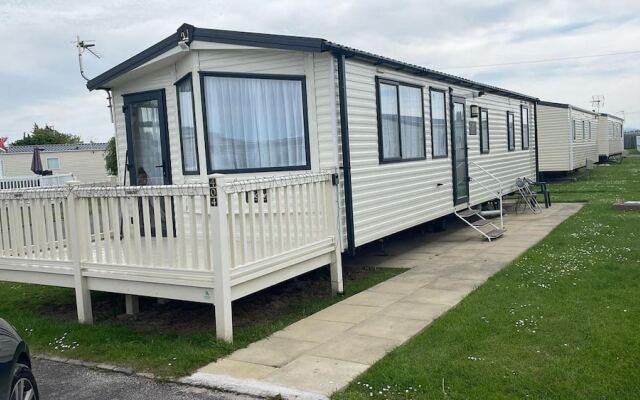 Captivating 3-bed Cabin in Rhyl