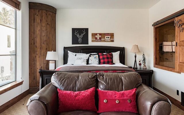 Old Town Luxury by Casago