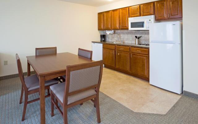 Staybridge Suites Milwaukee West-Oconomowoc, an IHG Hotel