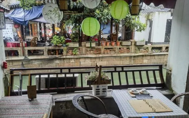 Tongli Riverside Inn