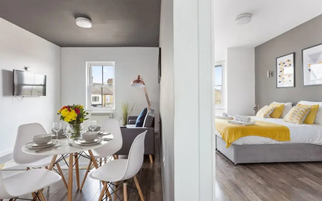Modern Executive Apartment Peterborough