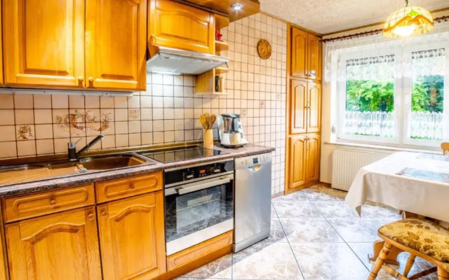 House Lena Kowary