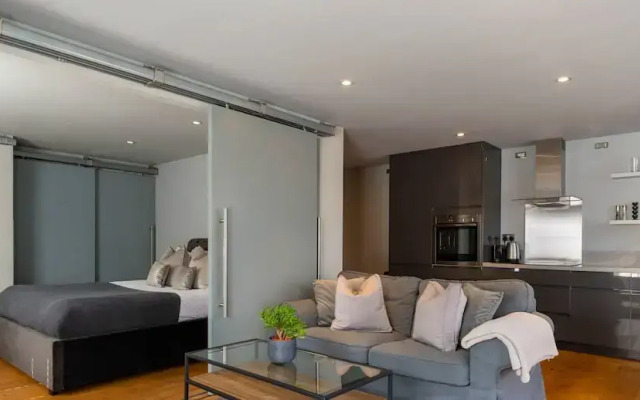 Modern Luxury Apartment In The Heart of Henley
