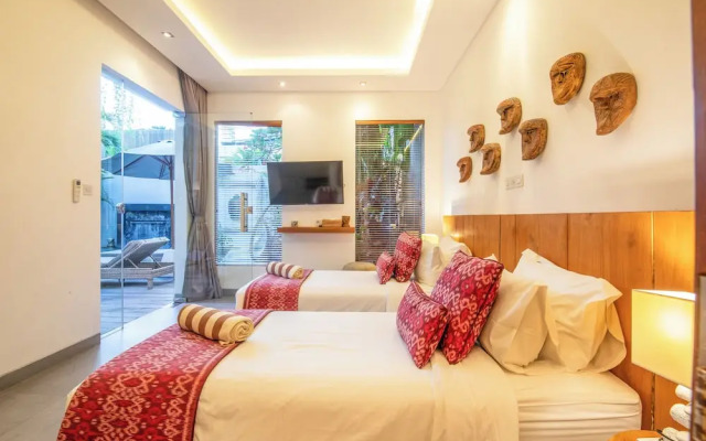 Luxury 4BR Haven, Steps to Canggu's Beach Elegance