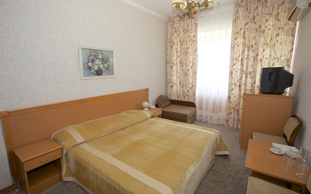 Первомайский