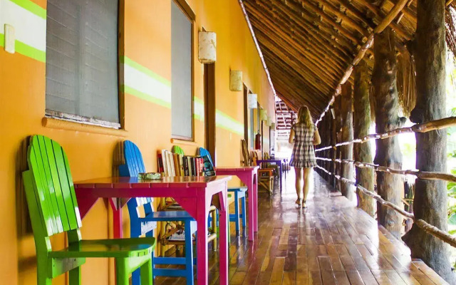 Esduma La Iguana Hotel