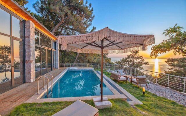 La Luna Faralya Villa 01