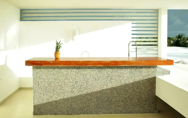 Beachfront Upscale House in Telchac