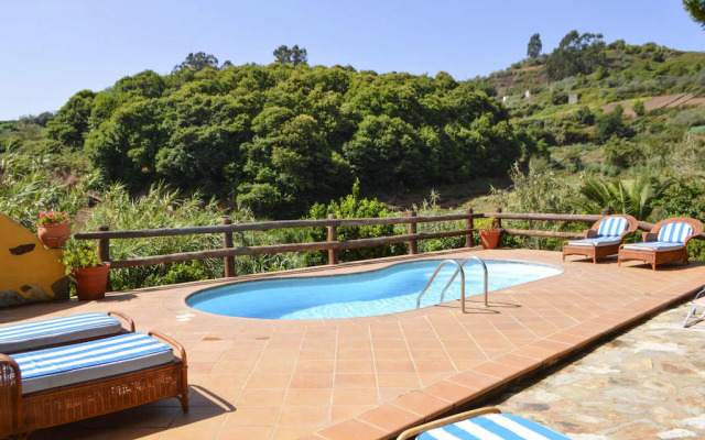 Apartment in Moya with communal pool